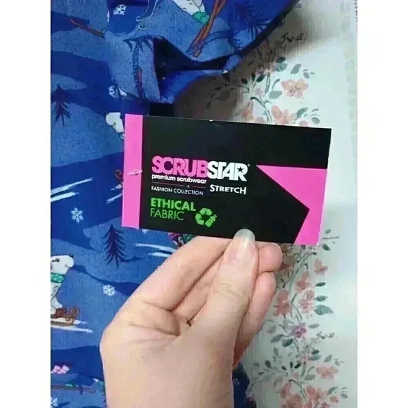 Scrubstar Women's Christmas Polar Bear Penguin V-Neck Print Scrub Top Size M - Picture 2 of 6